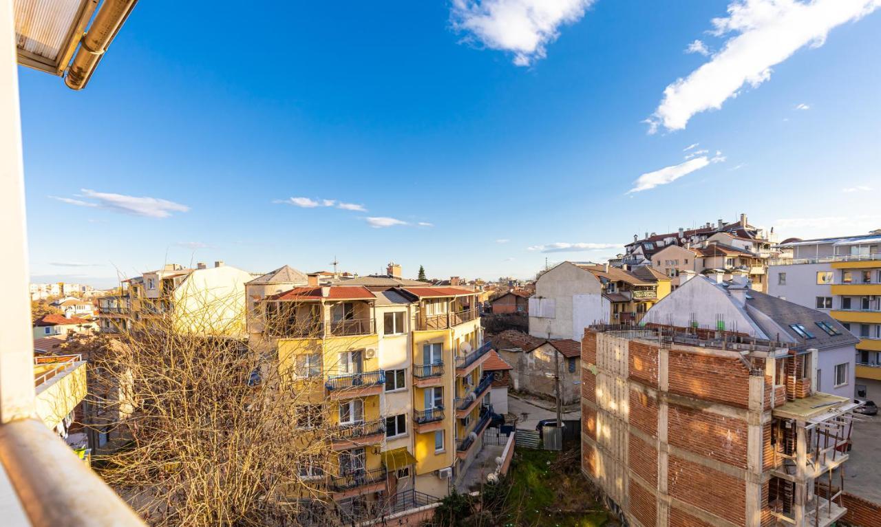 Sunny 1Bd Apartment In Old Town By Flat Mаnager Plowdiw Exterior foto